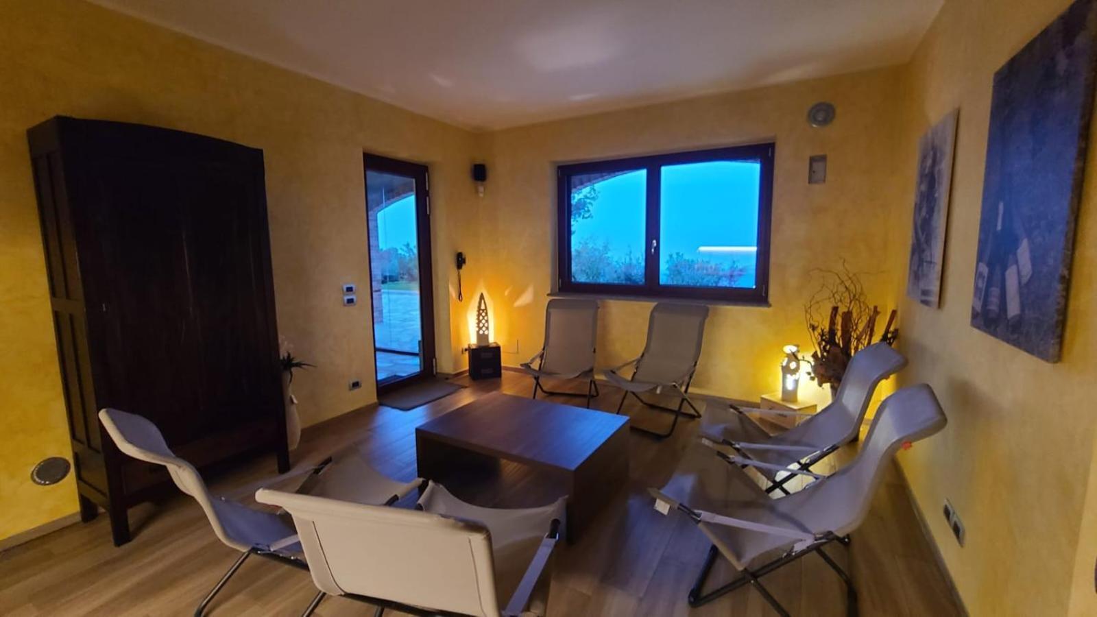 Villa Casa Castella - Adults Only - Langhe Diano dʼAlba Exterior foto