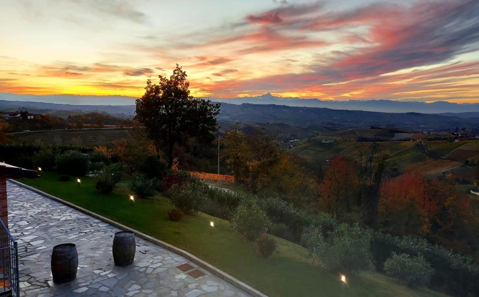 Villa Casa Castella - Adults Only - Langhe Diano dʼAlba Exterior foto