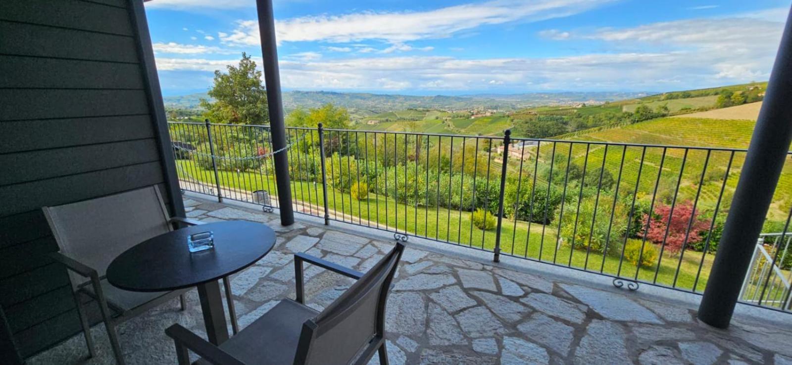 Villa Casa Castella - Adults Only - Langhe Diano dʼAlba Exterior foto